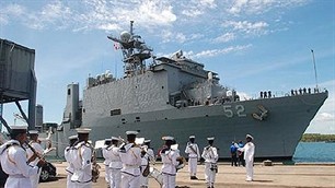 Nhóm đổ bộ số 5 trên tàu USS Pearh Harbor sẽ tham gia cuộc diễn tập